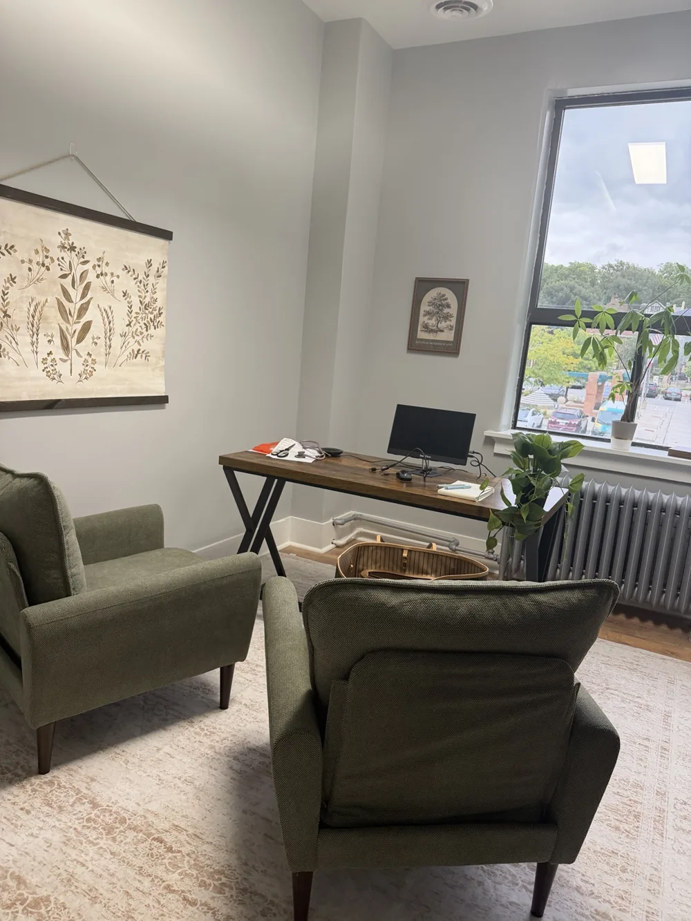Comfortable seating in the Ivy and Oak Health consultation room